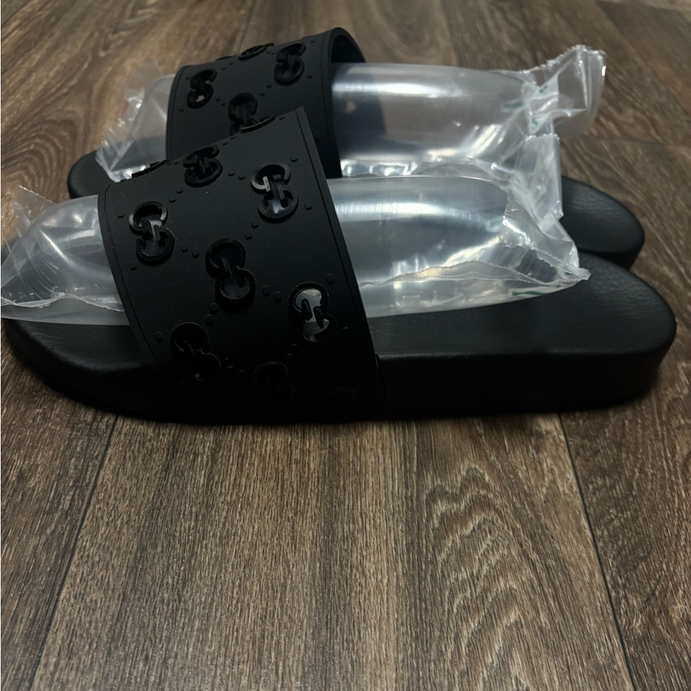 Black Gucci Slides - Picture 3 of 8